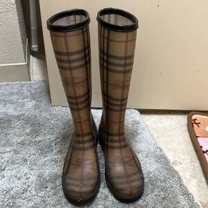 Vintage Burberry rain boots